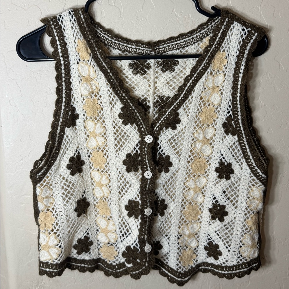 Vintage Crochet Floral Button Front Sweater Vest Boho Cottagecore Neutral Top